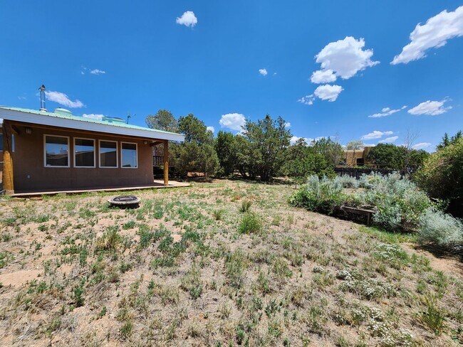 Building Photo - 2307 Old Arroyo Chamiso Rd