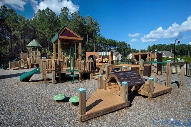 Building Photo - 8753 Whitman Dr