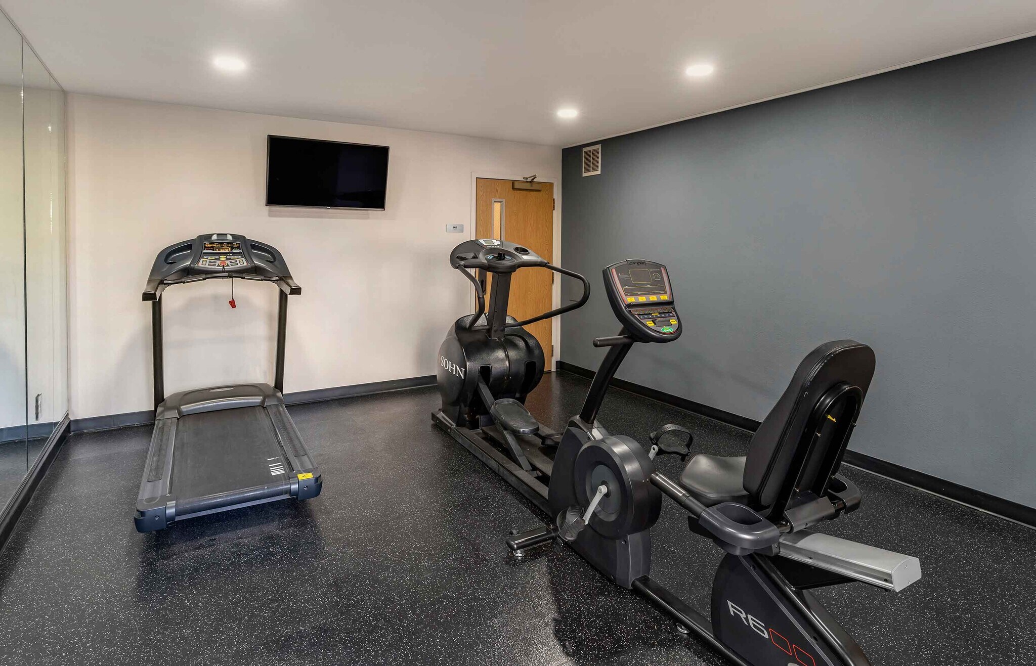Building Photo - Furnished Studio-San Jose - Airport
