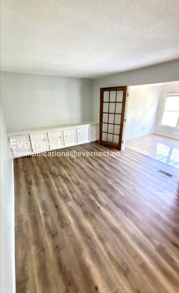 Building Photo - 2185 Cottontail Dr
