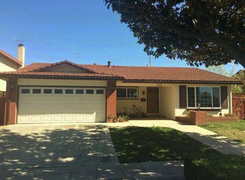 Building Photo - 238 S Park Victoria Dr