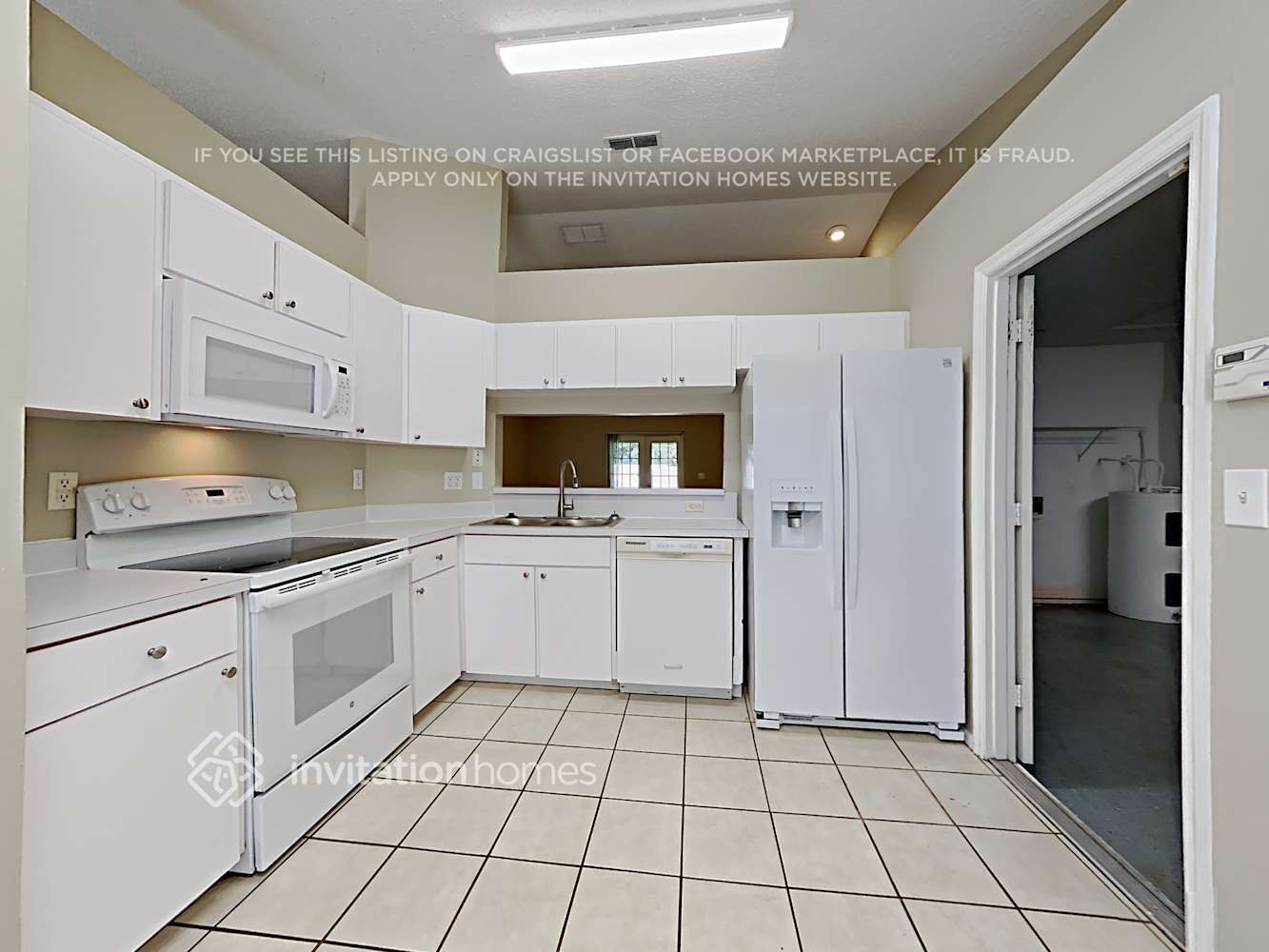 Building Photo - 5555 Starling Loop
