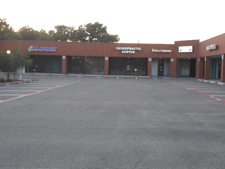 Building Photo - 3014 East US Hwy 377