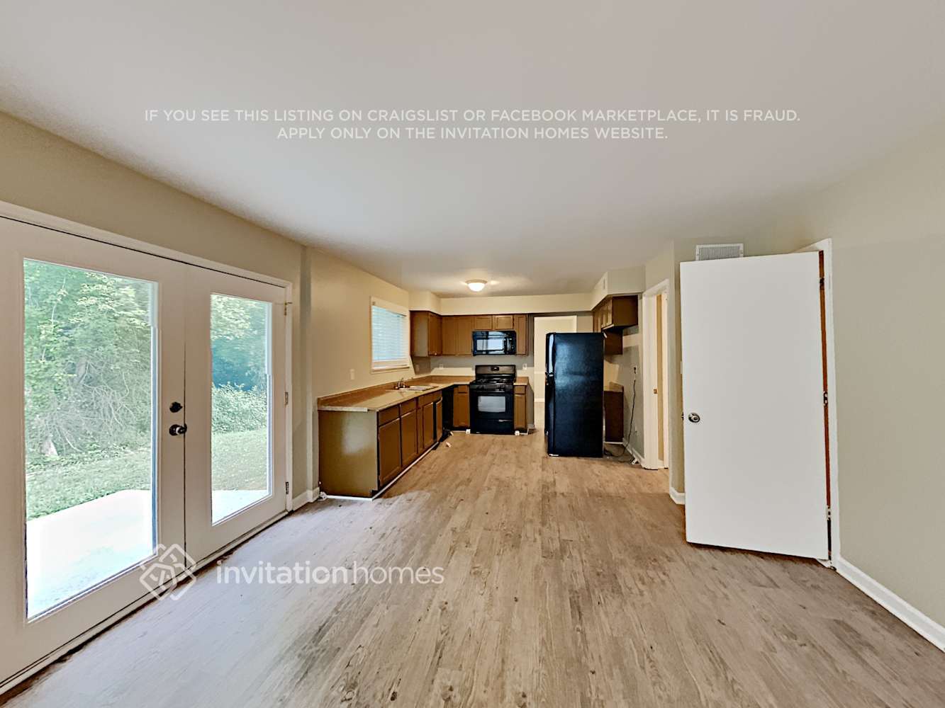 Building Photo - 10430 Meadow Crest Ln