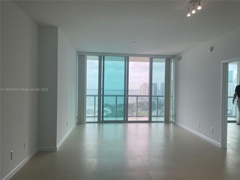 Building Photo - 888 Biscayne Blvd