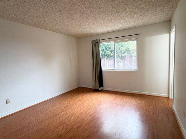 Building Photo - 3 Bedroom 2 Bath Single story home in Antioch