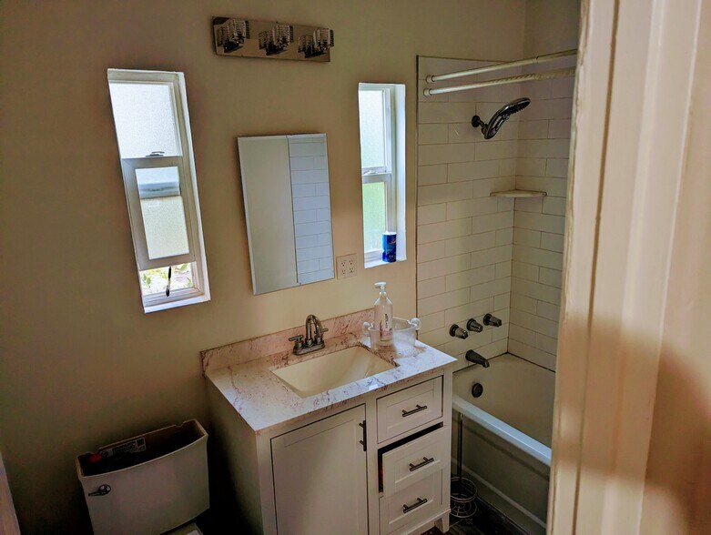 Bathroom - 1128 16th St