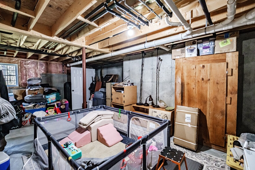 Building Photo - 11 Sunny Brook Cir