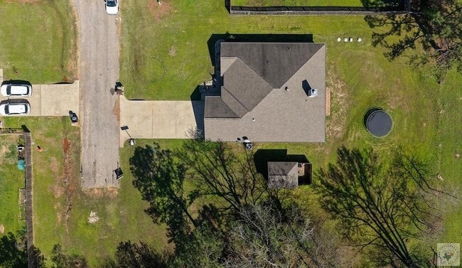 Building Photo - 181 Red Springs Rd