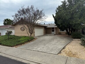 Building Photo - 2 Bedroom 2 Bath One Story Senior Community Vacaville *Star Rentals