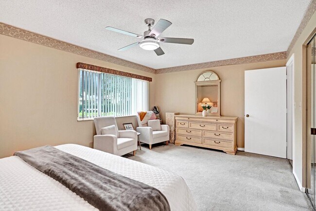 Building Photo - 107 Half Moon Cir