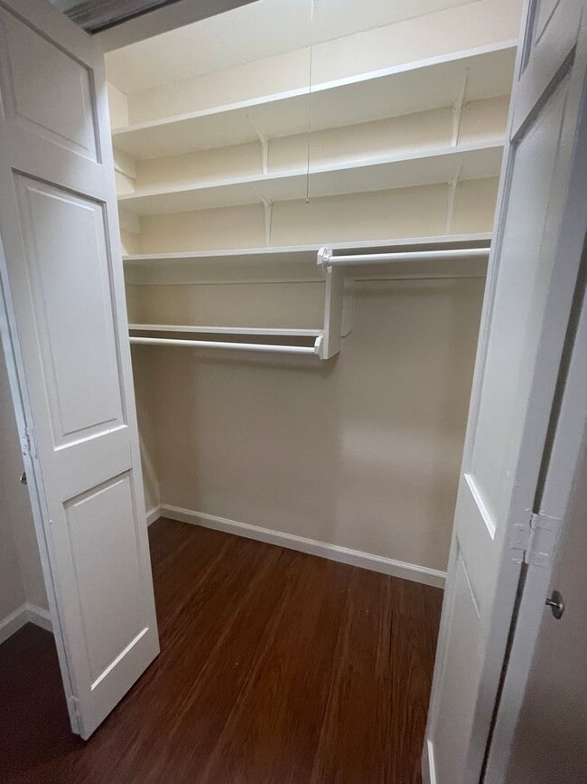 Building Photo - NEW ON MARKET !!