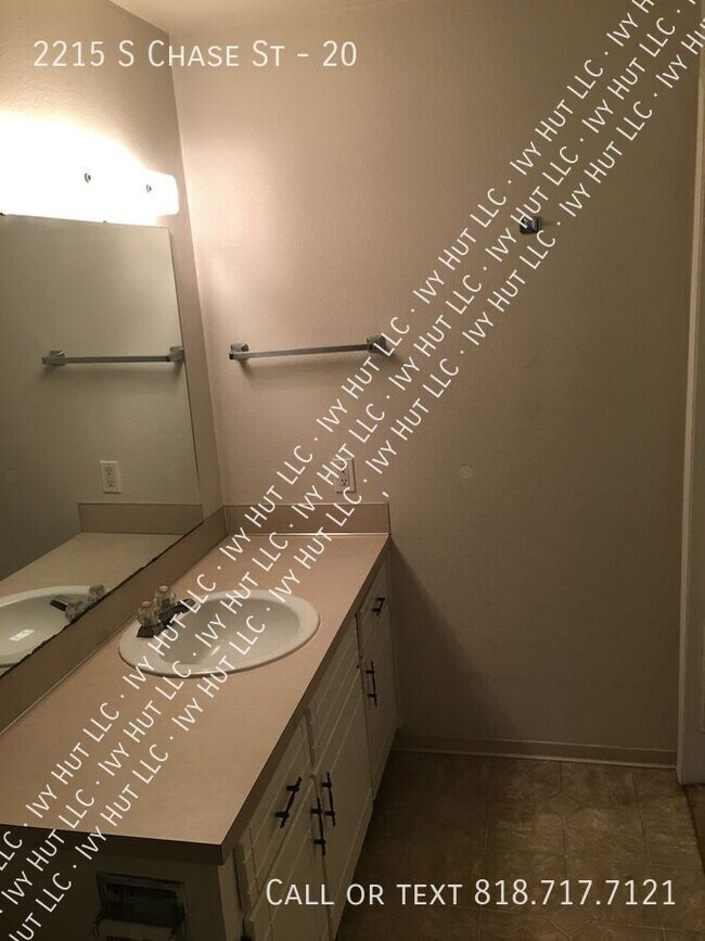 Building Photo - 2215 S Chase St