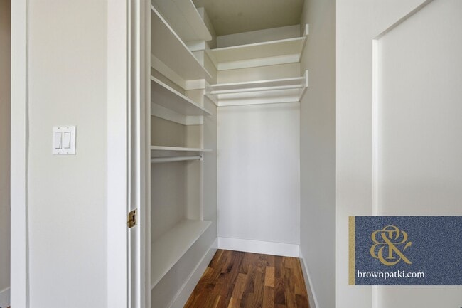 Building Photo - 360 Chenery St