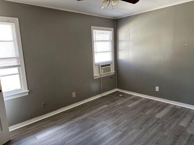 Building Photo - Bossier 3 Bed 1 bath Apartment