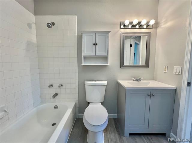 Building Photo - 652 Longfellow Ln