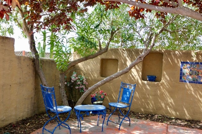 Building Photo - Garcia House: Fully Furnished, Wonderful Hot Tub, Spacious Fenced Outdoor Area, Pet-Friendly too!