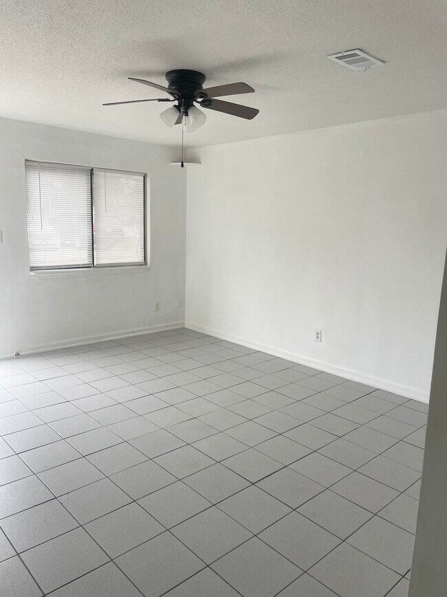 Building Photo - 710 Legion Dr