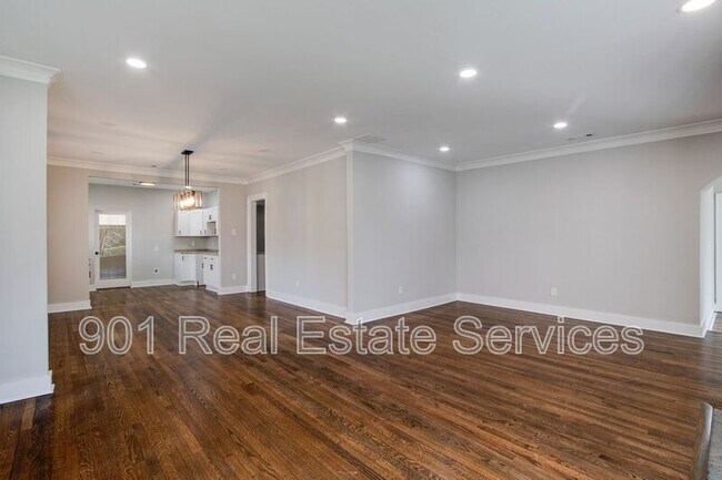 Building Photo - 2115 Hallwood Dr