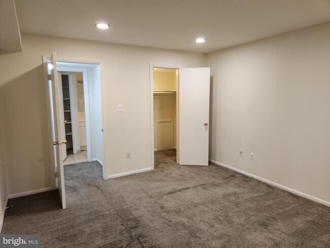 Building Photo - 14630 Bauer Dr