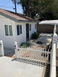 Building Photo - 947 E Cypress Ave