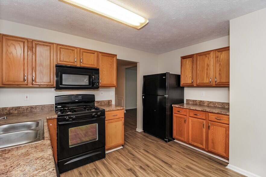 Building Photo - 3410 Sandlake Dr SW