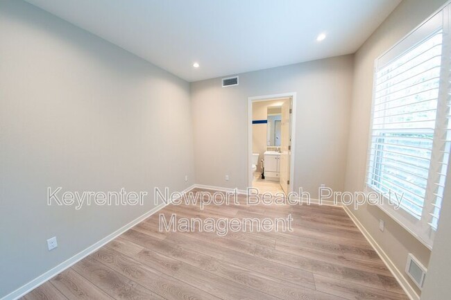 Building Photo - 172 Milky Wy