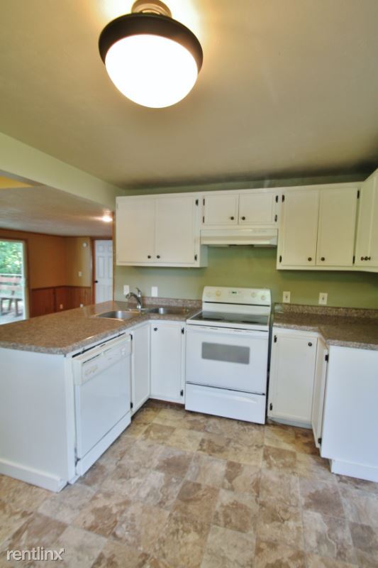 Building Photo - 4 br, 1 bath House - 300 21st Street SW