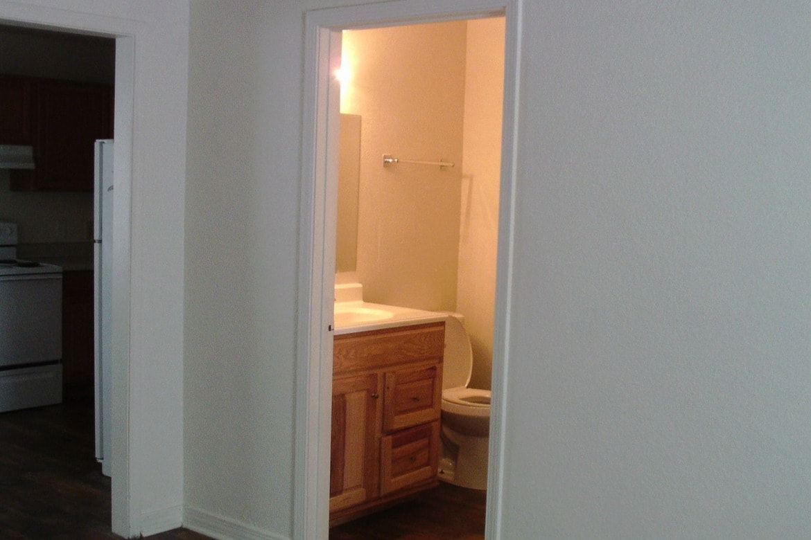 Building Photo - D'Iberville Apartments - Girasun