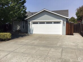 Building Photo - CHARMING DOWNTOWN LIVERMORE SINGLE-STORY R...