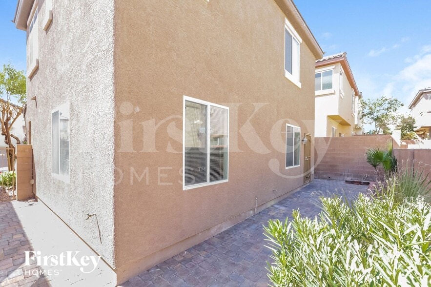 Building Photo - 9324 Euphoria Rose Ave