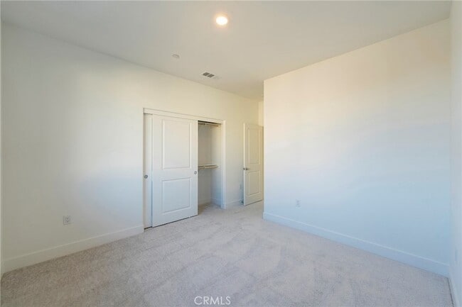 Building Photo - 253 Westdale