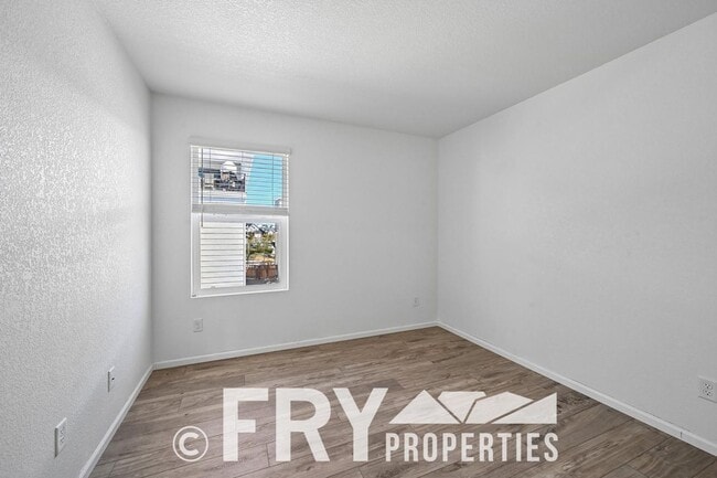 Building Photo - 3BR Home w/ Attached Garage + Easy Commute to Denver & DIA