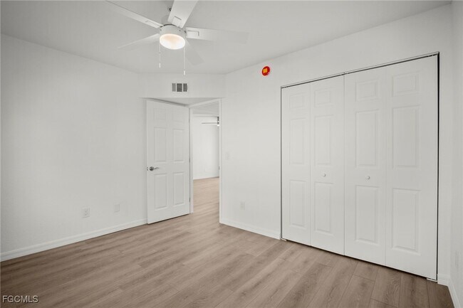 Building Photo - 16881 Davis Rd