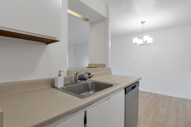 Building Photo - 955 Shorepoint Ct