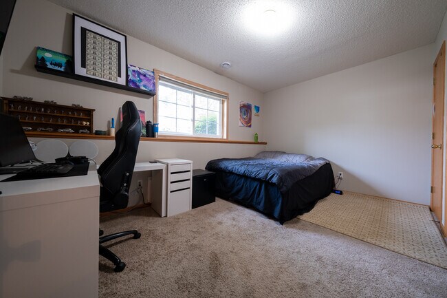 Building Photo - 15715 Fremont Way