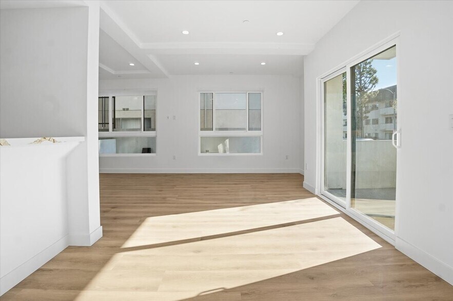 Building Photo - 1820 Prosser Ave