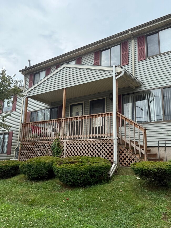 Primary Photo - 151 Newington Ave