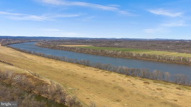 Building Photo - 19451 Youngs Cliff Rd