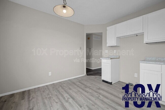 Building Photo - 1080 Viewpointe Dr