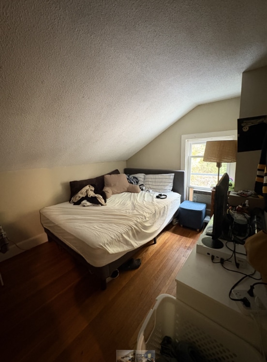 Building Photo - 11 Eames Pl