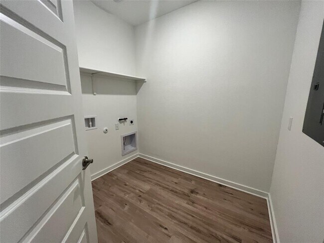 Building Photo - 2012 Bobtail Pass