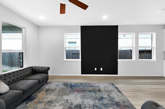 Building Photo - 9119 Brixham Dr