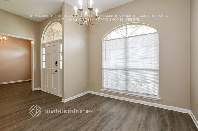 Building Photo - 11868 Gran Meadows Way