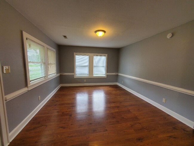 Building Photo - Charming 3BR/1BA Home for Rent – Conveniently Located Near the US Coast Guard Base