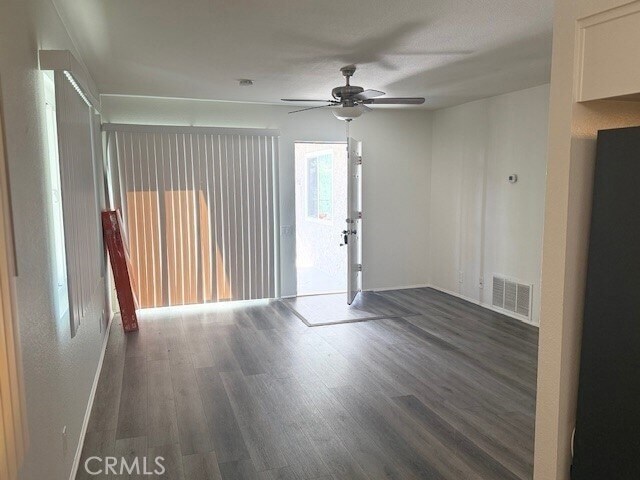 Building Photo - 45296 Panorama Dr
