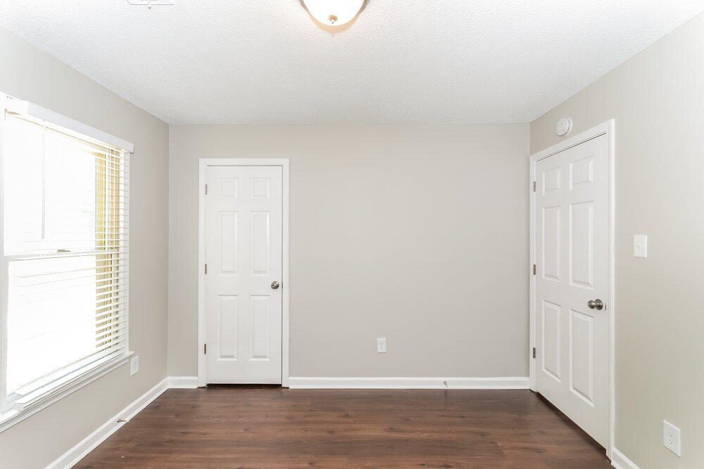 Building Photo - 8642 Tropicana Dr N