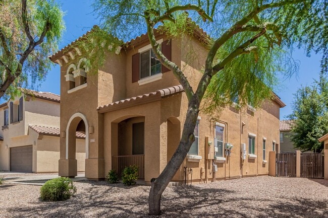 Building Photo - Gorgeous 3 bed/2 bath in Power Ranch!