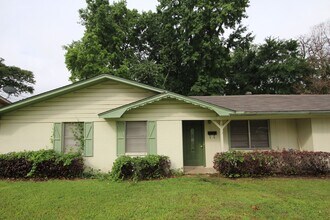 Building Photo - Coming Soon: 4 Bedroom 2 Bath home in Tyler!