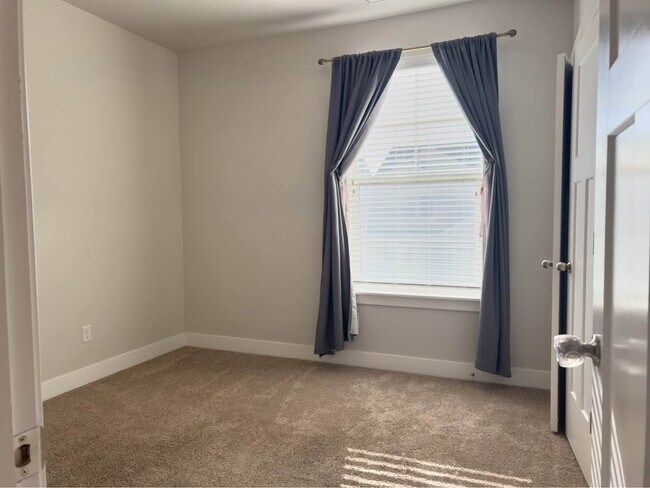 Building Photo - 3956 W 1850 N